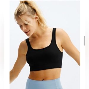 Fabletics. Cloud Seamless Scoop Back Bra